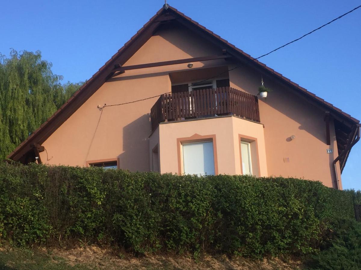 Baranya Apartman Ata Exterior photo